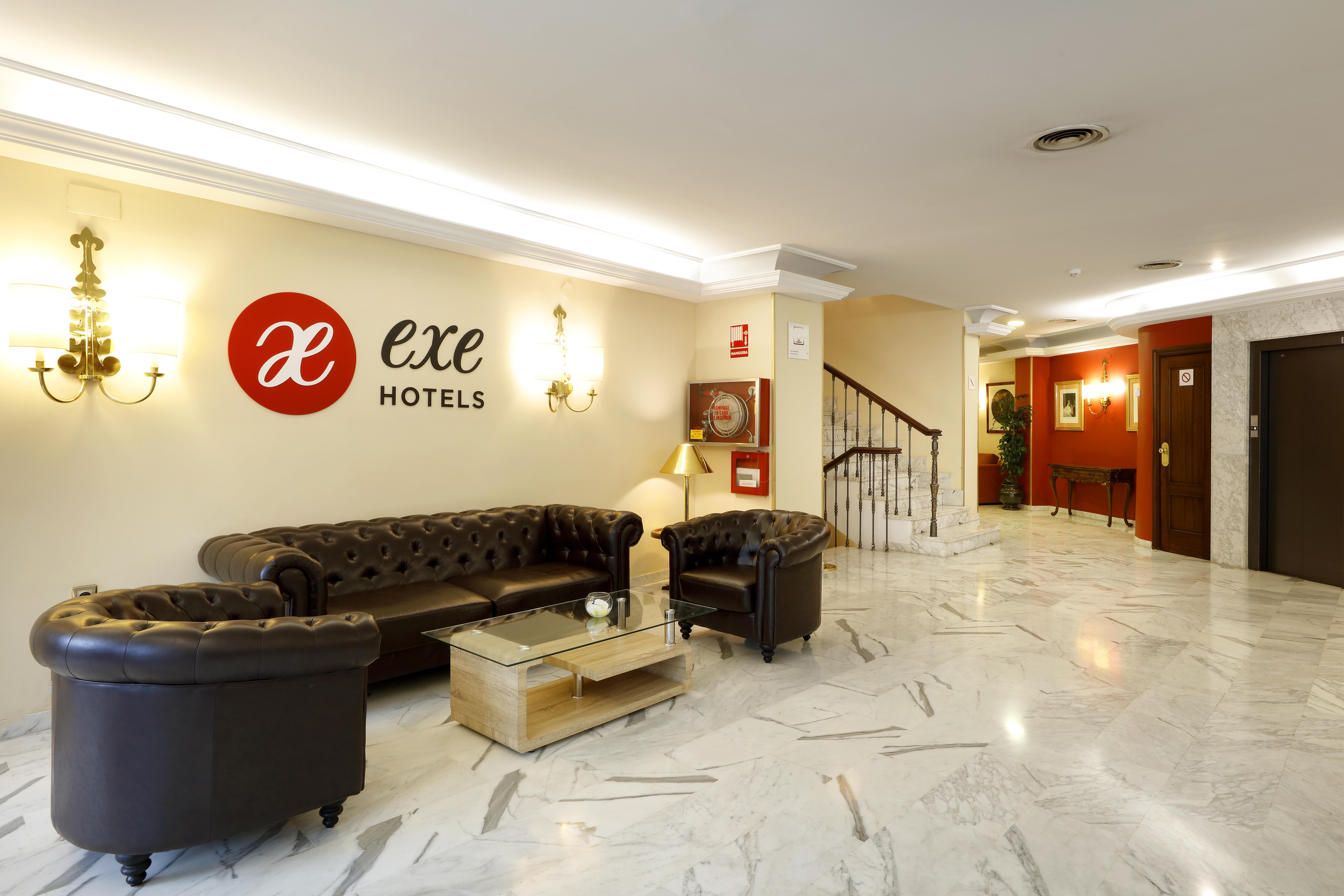 Exe Triunfo Granada Hotel Екстериор снимка